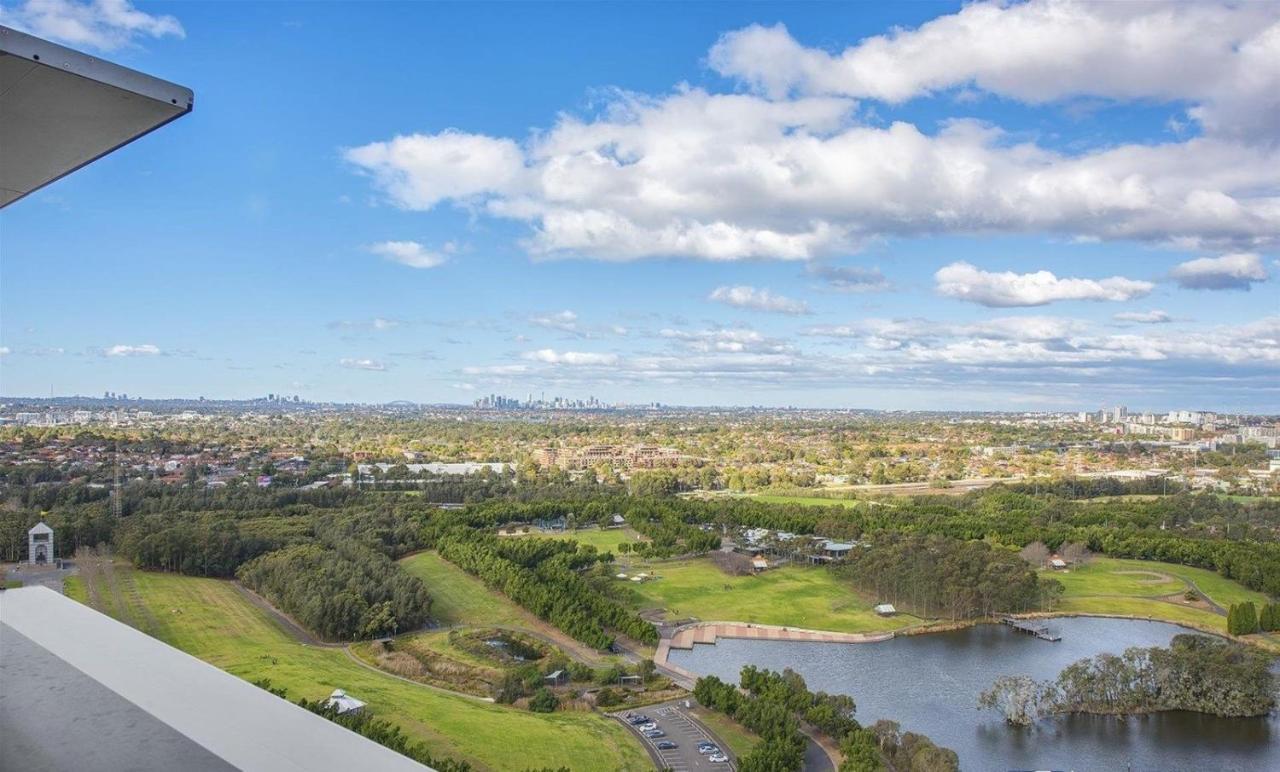 Appartement Stunning Views Sydney Olympic Park Extérieur photo